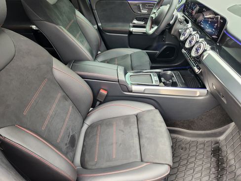 Used 2024 Mercedes-Benz GLB 250 GLB 250 image 14