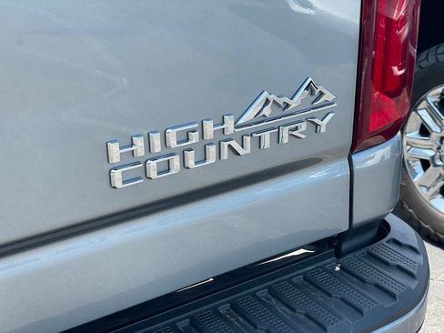 Used 2024 Chevrolet Silverado 2500 High Country AWD/4WD image 32
