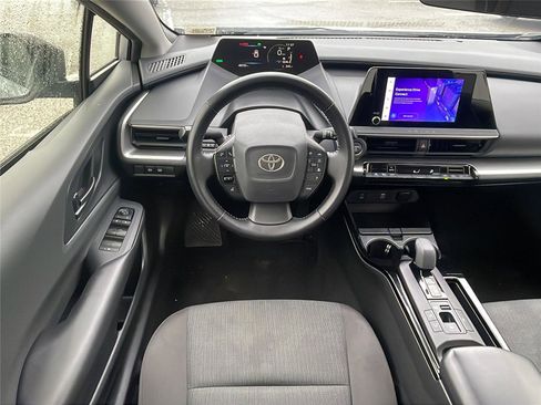 Used 2024 Toyota Prius LE image 19