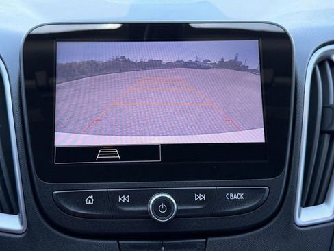 Used 2021 Chevrolet Malibu LS image 27