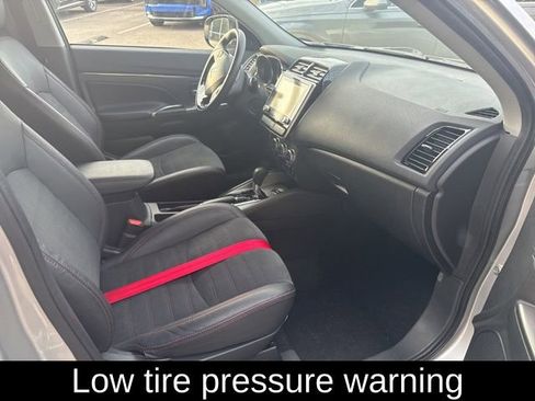 Used 2023 Mitsubishi Outlander Sport SE image 11