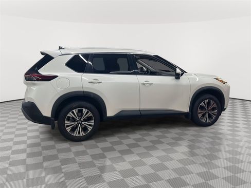 Used 2021 Nissan Rogue SV w/ Premium Package image 3