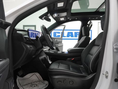 Used 2025 Buick Enclave Sport Touring w/ Power Package image 19