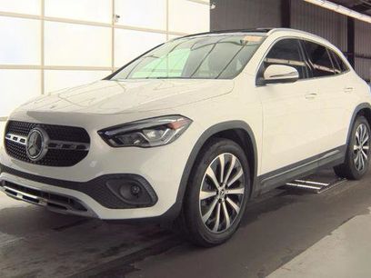 Used 2021 Mercedes-Benz GLA 250 4MATIC w/ Premium Package