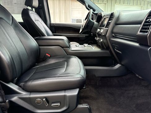 Used 2021 Ford Expedition Max Limited image 18
