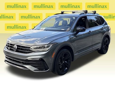 Used 2023 Volkswagen Tiguan SE R-Line image 13