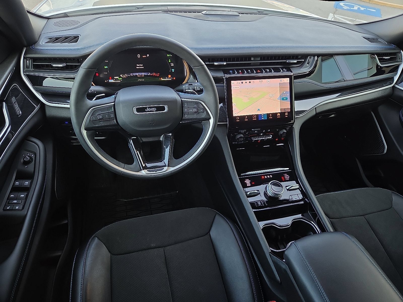 Used 2023 Jeep Grand Cherokee Trailhawk AWD/4WD image 11