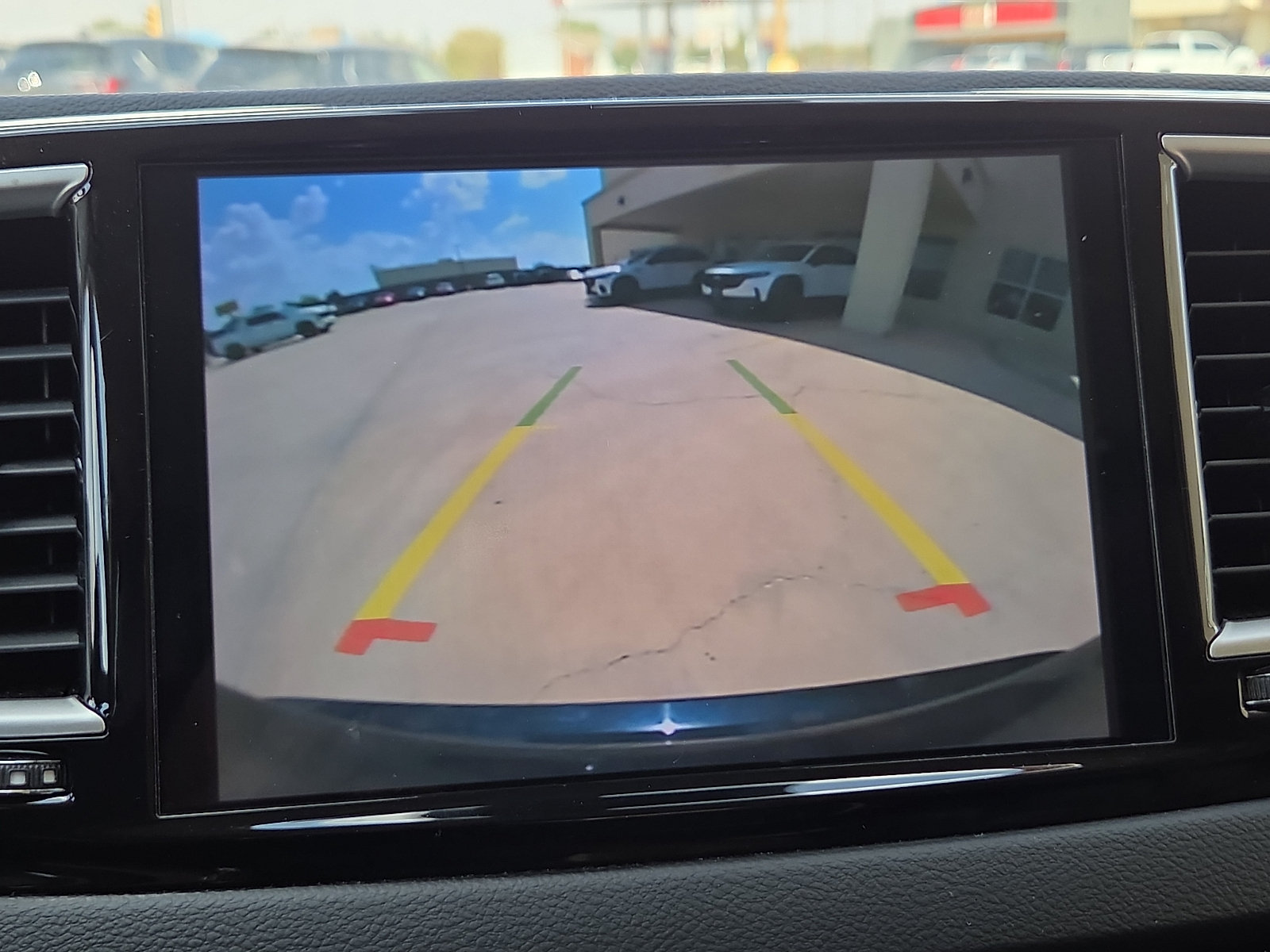 Used 2023 Chrysler Pacifica Touring-L FWD image 19
