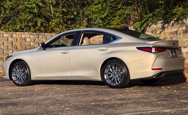 Certified 2021 Lexus ES 350 w/ Premium Package FWD image 10