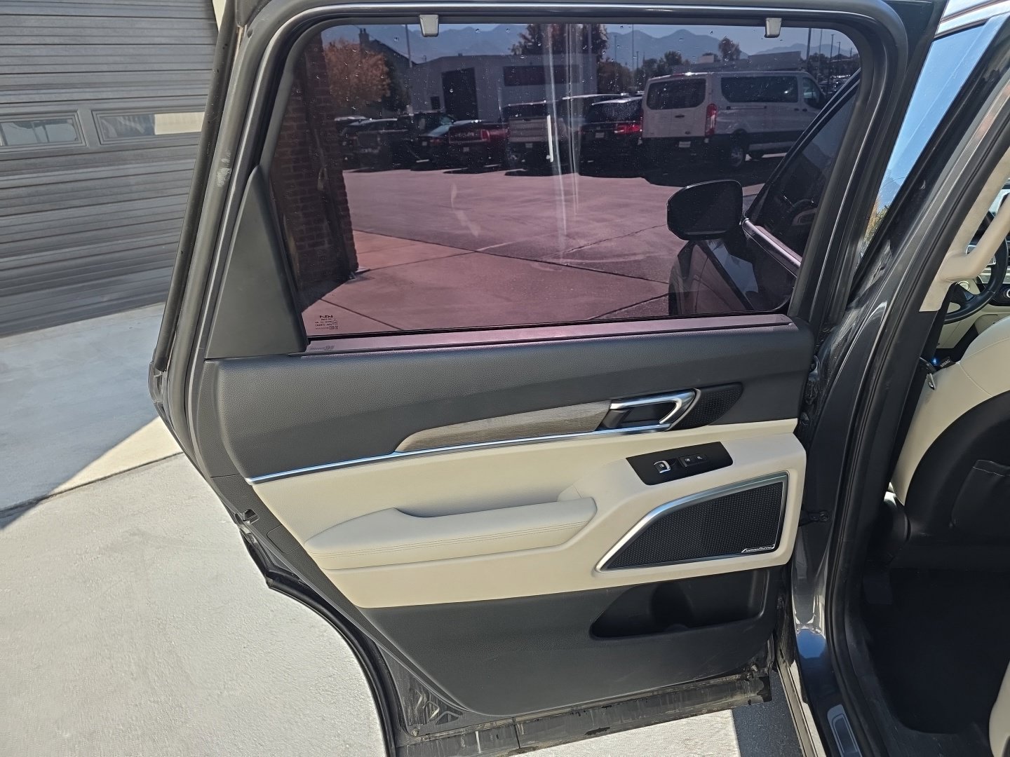 Used 2022 Kia Telluride SX w/ SX Prestige Package AWD/4WD image 28
