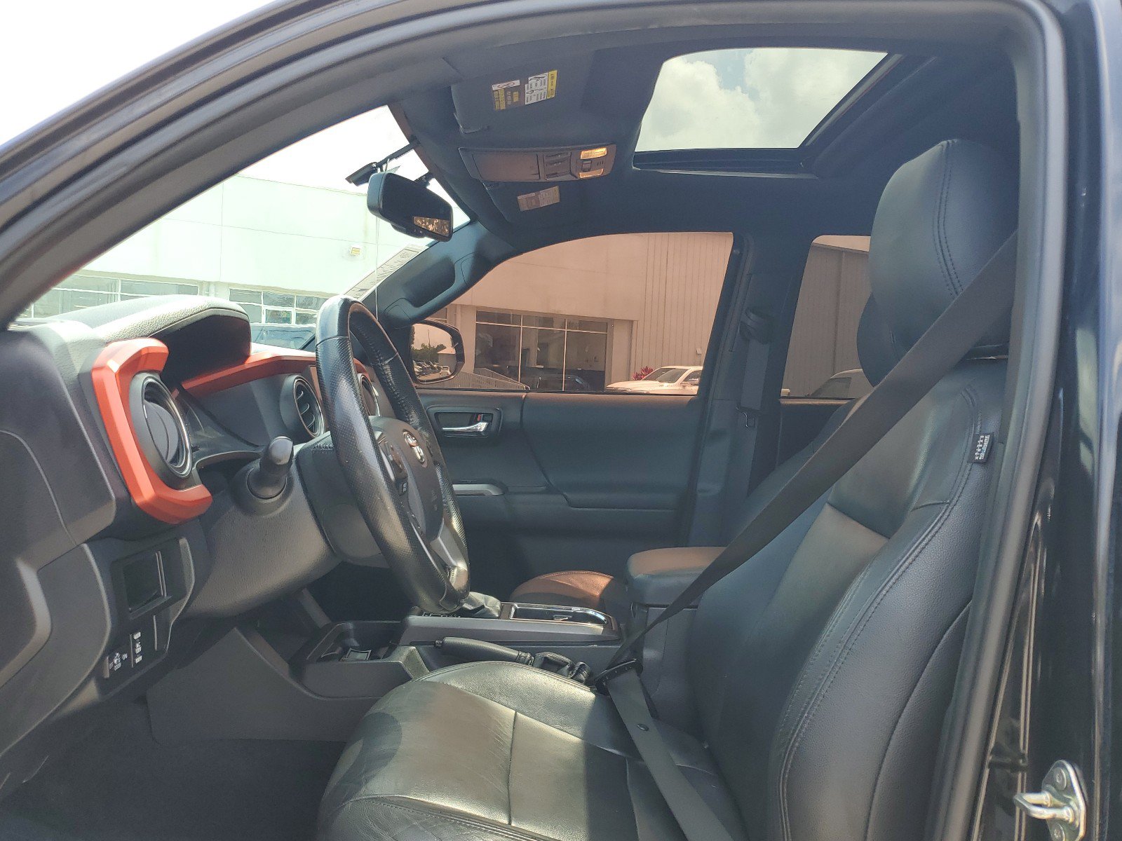 Used 2016 Toyota Tacoma TRD Off-Road w/ Premium & Technology Package RWD image 16