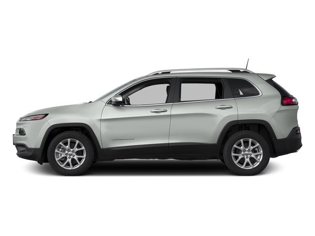 Used 2017 Jeep Cherokee Latitude w/ Cold Weather Group AWD/4WD image 3