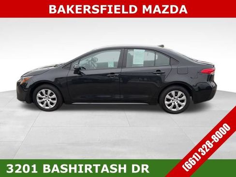 Used 2022 Toyota Corolla LE image 2