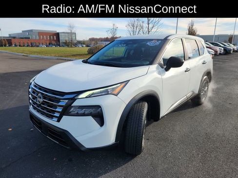 Used 2024 Nissan Rogue S image 3