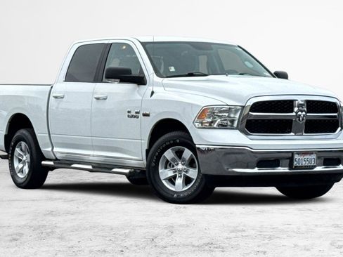 Used 2019 RAM 1500 Classic SLT w/ Luxury Group image 2