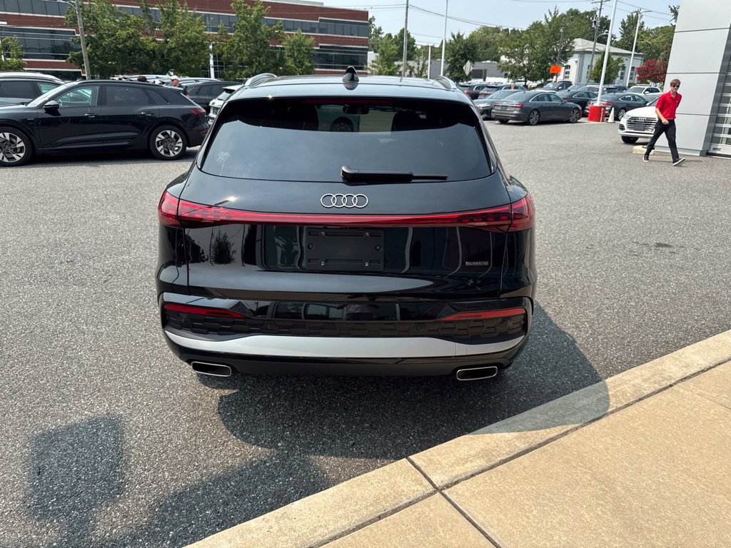 Certified 2025 Audi Q5 Premium w/ Convenience Package AWD/4WD image 9