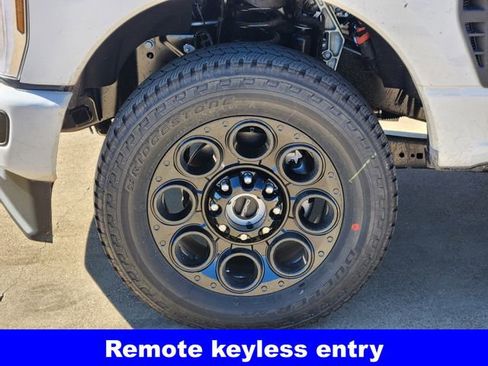 New 2026 Ford F250 Lariat w/ Black Appearance Package image 10