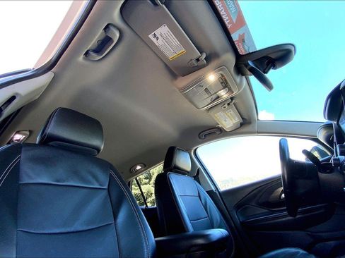 Used 2024 GMC Terrain SLT AWD/4WD image 22