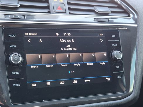 Used 2020 Volkswagen Tiguan SE R-Line image 24