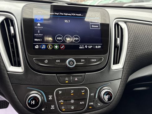 Used 2024 Chevrolet Malibu LT image 11