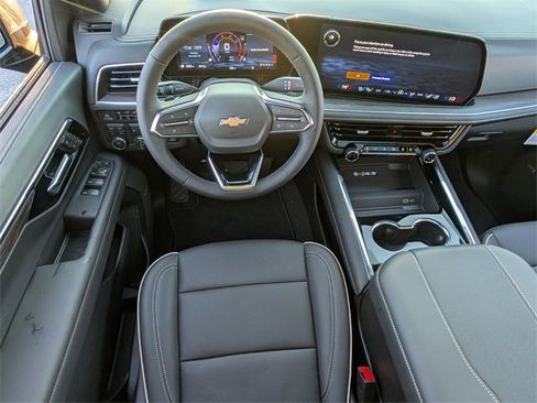 New 2025 Chevrolet Suburban Premier w/ Sun And Tow Package image 7