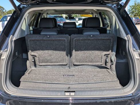 Certified 2023 Volkswagen Tiguan SE w/ Panoramic Sunroof Package FWD image 13