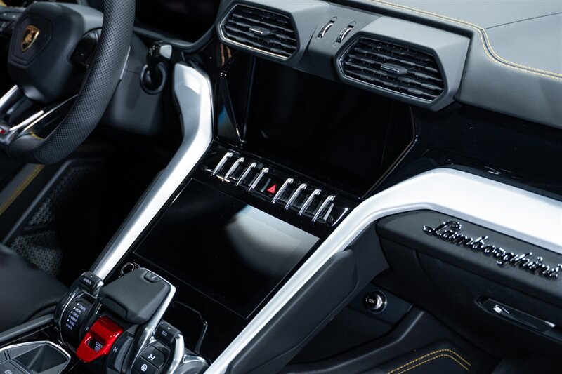 Used 2020 Lamborghini Urus AWD/4WD image 62