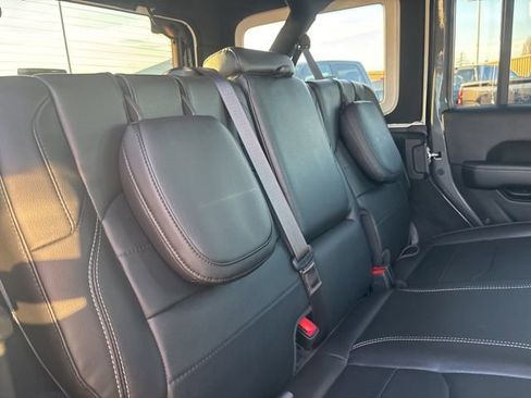 Used 2023 Jeep Wrangler Unlimited Sahara image 18