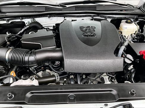 Used 2023 Toyota Tacoma TRD Off-Road image 10