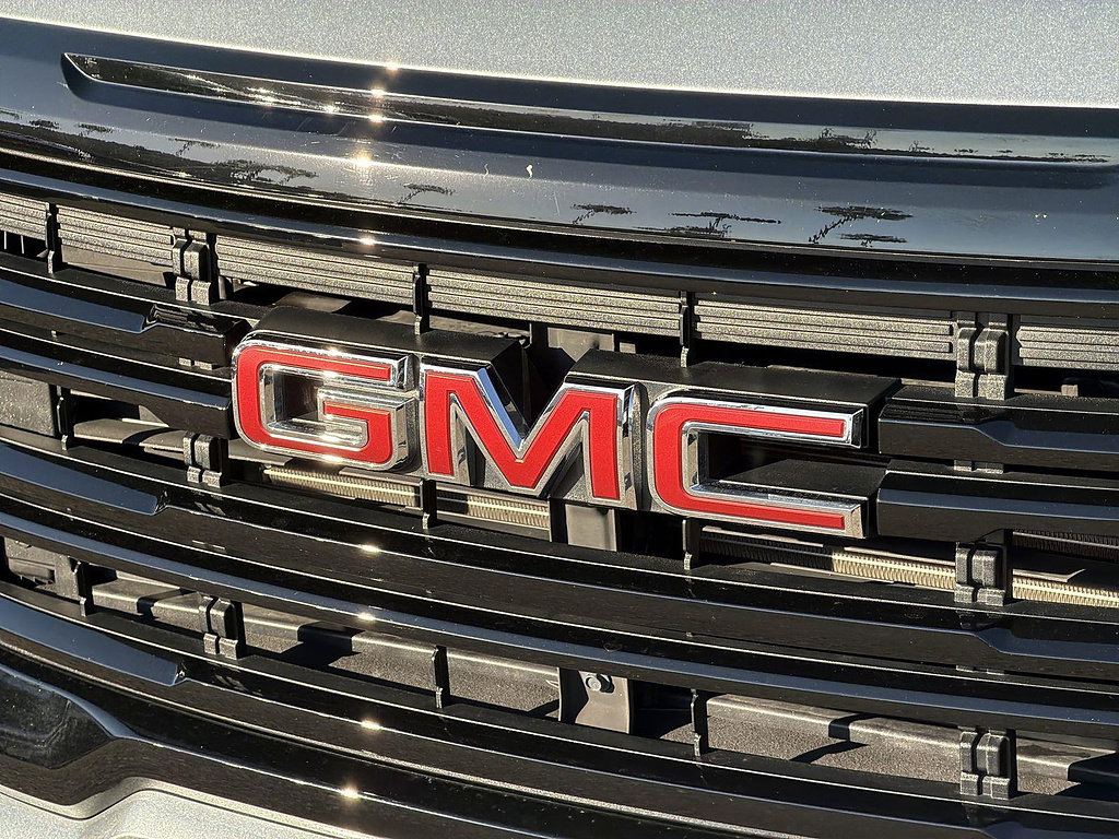 Used 2023 GMC Acadia SLT w/ Elevation Edition FWD image 29