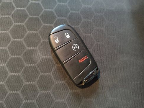 Used 2018 Jeep Compass Sport w/ Tech Group image 32