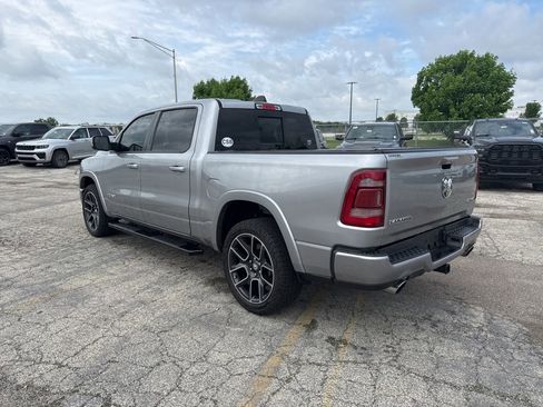 Used 2019 RAM 1500 Laramie AWD/4WD image 8