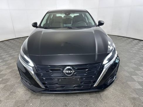 Used 2023 Nissan Altima 2.5 SV image 8