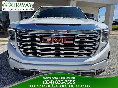 Used 2024 GMC Sierra 1500 Denali w/ Denali Reserve Package AWD/4WD image 3