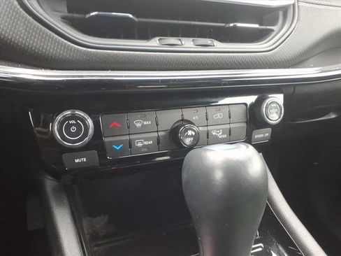 Certified 2022 Jeep Compass Altitude image 17