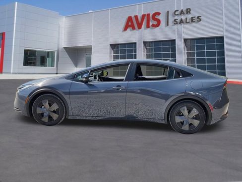 Used 2025 Toyota Prius LE image 10