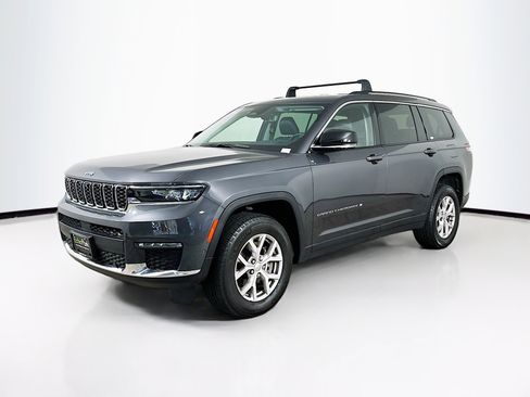 Used 2022 Jeep Grand Cherokee L Limited w/ Luxury Tech Group II image 3