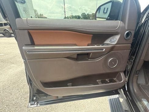 Used 2024 Ford Expedition Max King Ranch RWD image 11