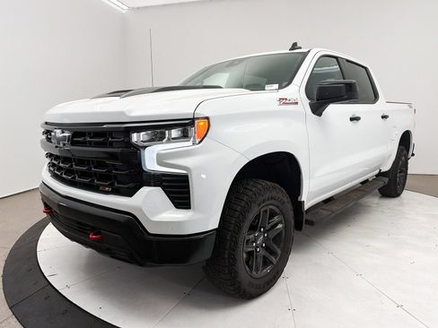 Used 2024 Chevrolet Silverado 1500 LT Trail Boss w/ Protection Package AWD/4WD image 12