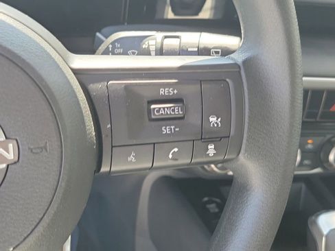 Certified 2025 Nissan Kicks S image 32