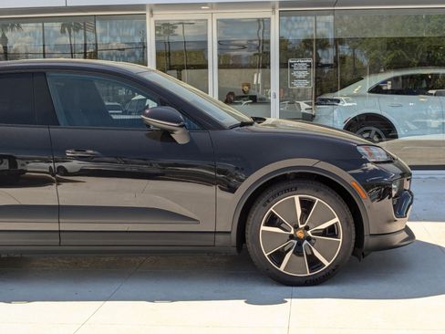 New 2024 Porsche Macan 4 Electric image 11