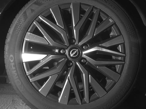 Used 2025 Nissan Altima 2.5 SV FWD image 15