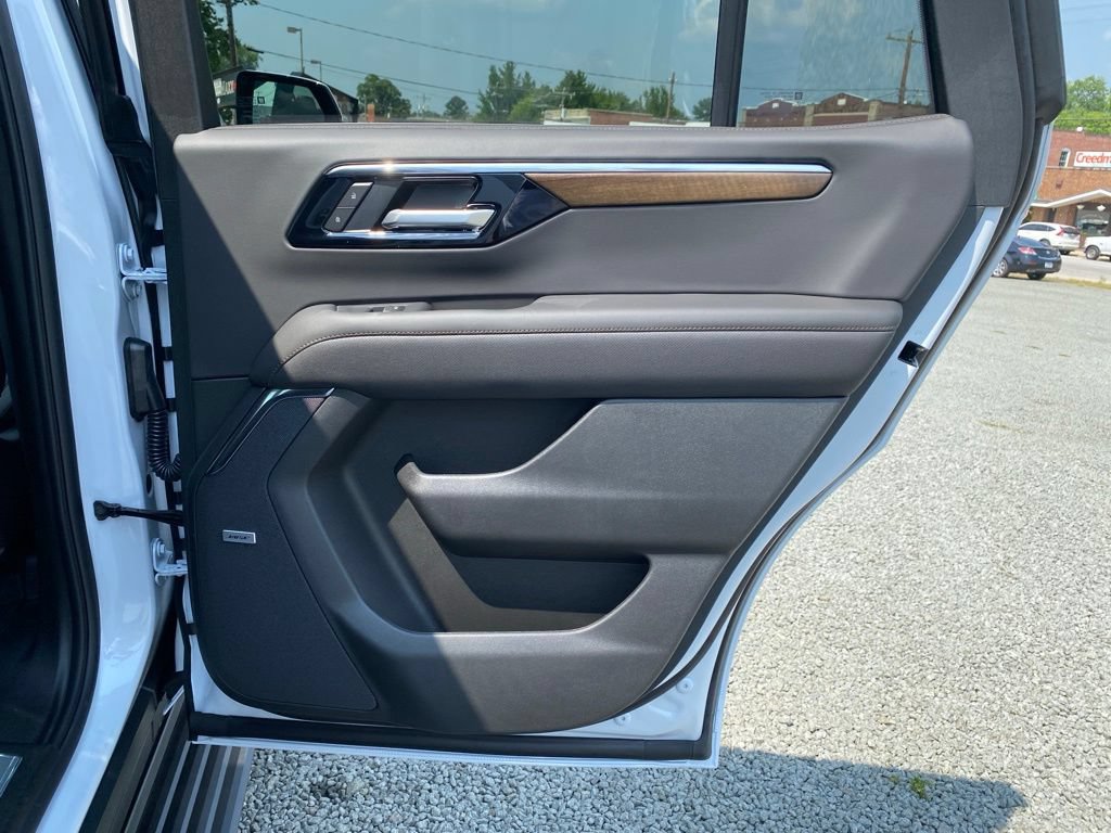 New 2026 Chevrolet Tahoe High Country AWD/4WD image 20