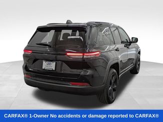 Used 2023 Jeep Grand Cherokee Limited w/ Black Appearance Package AWD/4WD video 2