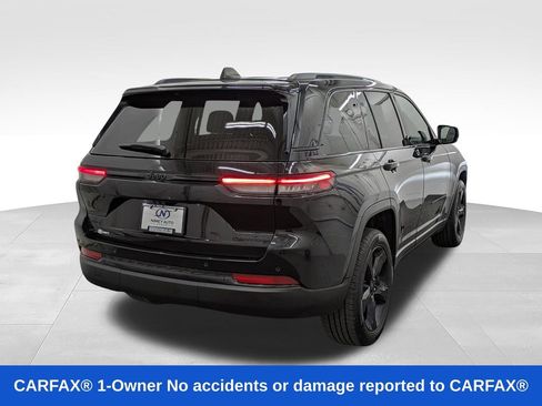 Used 2023 Jeep Grand Cherokee Limited w/ Black Appearance Package AWD/4WD image 2