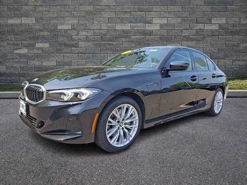 Used 2023 BMW 330i xDrive Sedan w/ Premium Package AWD/4WD image 3