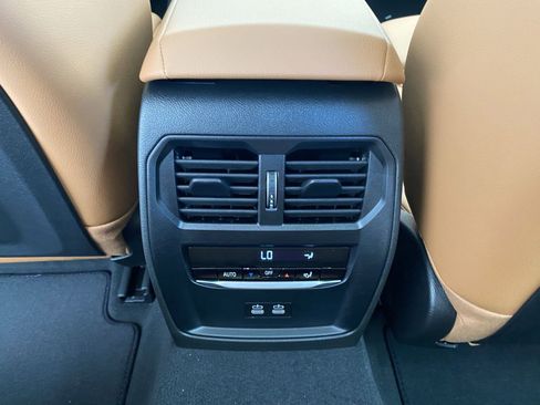 Used 2025 BMW 330i xDrive Sedan w/ Convenience Package image 29