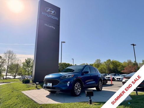 Used 2022 Ford Escape Titanium AWD/4WD image 1