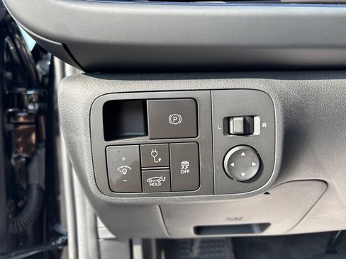 Used 2025 Hyundai Ioniq 6 SE AWD/4WD image 19