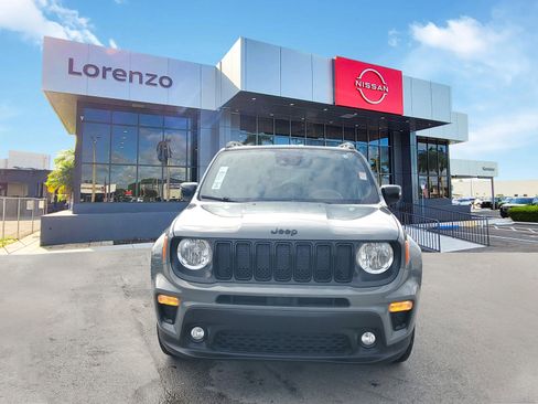 Used 2022 Jeep Renegade Altitude w/ Convenience Group AWD/4WD image 2